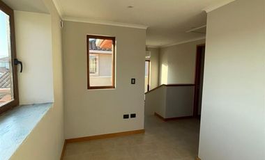 Casa en Venta en Cercano a Colegio Santo Tomás