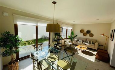 Casa en Venta en Cercano a Colegio Santo Tomás