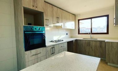 Casa en Venta en Cercano a Colegio Santo Tomás