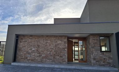 Casa en Venta en Condominio Reserva Las Rastras