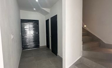 CASA EN VENTA EN CUMBRES SANTORAL - GARCIA