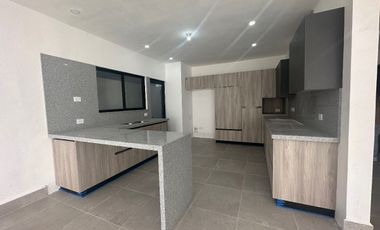 CASA EN VENTA EN CUMBRES SANTORAL - GARCIA