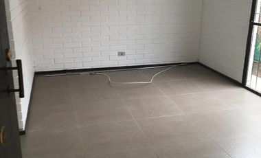 MACUL  ARRIENDO CASA 2 PISOS 3 DORMITORIOS 2 BAÑOS