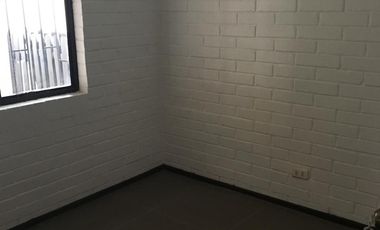 MACUL  ARRIENDO CASA 2 PISOS 3 DORMITORIOS 2 BAÑOS