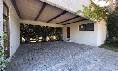 Casa en venta c/ estacionamiento en Nogales