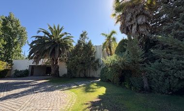 Casa en venta c/ estacionamiento en Nogales