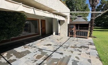 Casa en venta c/ estacionamiento en Nogales