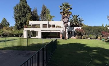 Casa en venta c/ estacionamiento en Nogales