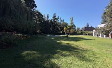 Casa en venta c/ estacionamiento en Nogales