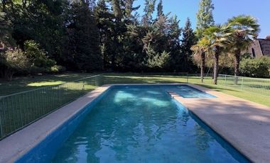 Casa en venta c/ estacionamiento en Nogales