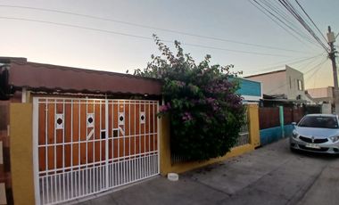 ACOGEDORA PROPIEDAD  FAMILIAR LA GRANJA