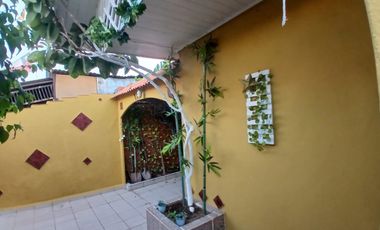 ACOGEDORA PROPIEDAD  FAMILIAR LA GRANJA