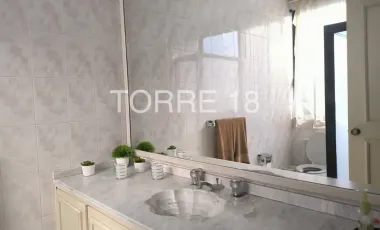 Casa en venta en Lomas de Tecamachalco Sección Cumbres, Huixquilucan, México