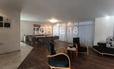 Casa en venta en Lomas de Tecamachalco Sección Cumbres, Huixquilucan, México