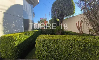 Casa en venta en Lomas de Tecamachalco Sección Cumbres, Huixquilucan, México