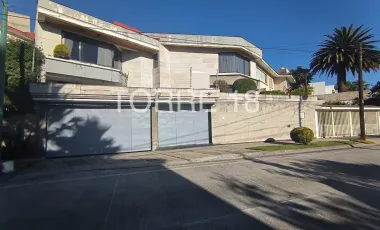 Casa en venta en Lomas de Tecamachalco Sección Cumbres, Huixquilucan, México