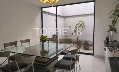 Casa en venta en Lomas de Tecamachalco Sección Cumbres, Huixquilucan, México