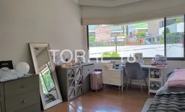 Casa en venta en Lomas de Tecamachalco Sección Cumbres, Huixquilucan, México