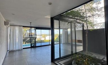 CASA EN VENTA O RENTA EN ALCAZAR ORIENTE