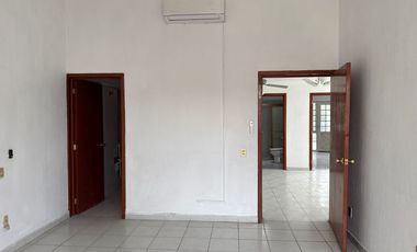 Casa renta Bugambilias 1era sección, muy cerca de la plaza, Zapopan, Jalisco