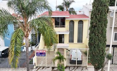 Casa renta Bugambilias 1era sección, muy cerca de la plaza, Zapopan, Jalisco