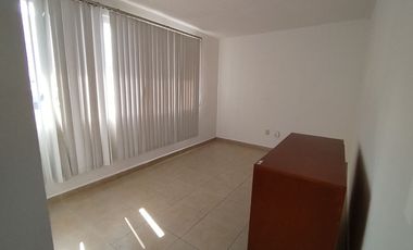 Casa en Juriquilla excelente ubicación frente a La Comer