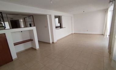 Casa en Juriquilla excelente ubicación frente a La Comer