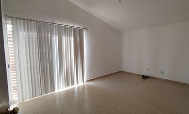 Casa en Juriquilla excelente ubicación frente a La Comer