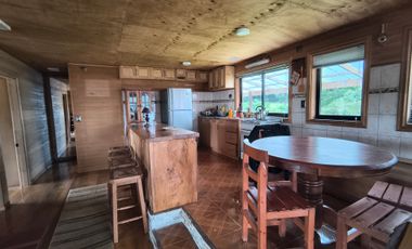 CASA EN PREDIO DE 1,1 HECTÁREAS EN CHONCHI, CHILOÉ