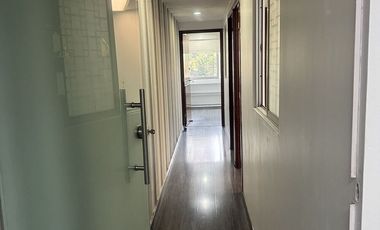 OFICINA EN VENTA  DE 130m2 SOBRE INSURGENTES, COL. NAPOLES