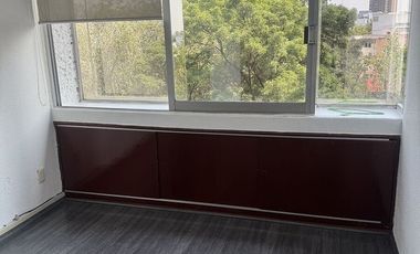 OFICINA EN VENTA  DE 130m2 SOBRE INSURGENTES, COL. NAPOLES