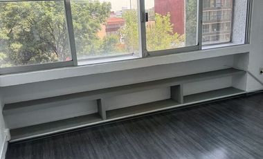 OFICINA EN VENTA  DE 130m2 SOBRE INSURGENTES, COL. NAPOLES