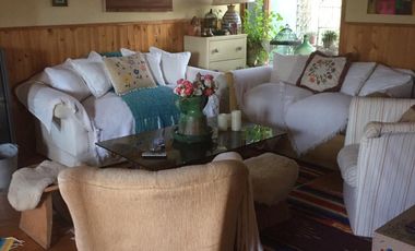 GRAN PARCELA, CON CASA, QUINCHO, PISCINA, Y JARDIN ARMADO