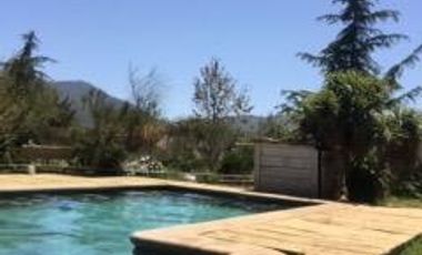GRAN PARCELA, CON CASA, QUINCHO, PISCINA, Y JARDIN ARMADO