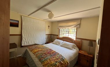 GRAN PARCELA, CON CASA, QUINCHO, PISCINA, Y JARDIN ARMADO