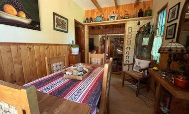 GRAN PARCELA, CON CASA, QUINCHO, PISCINA, Y JARDIN ARMADO