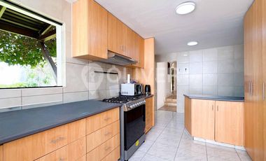 Venta casa 4 dormitorios condominio privado Chacarilla Surco