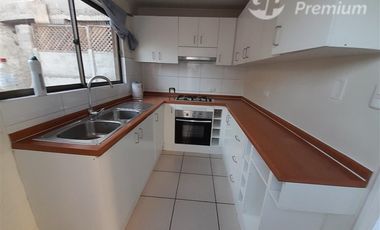 Casa en Arriendo en SCL_CODIGO75253Portugal Sur 920, Condominio Cumbres del Sauce 1