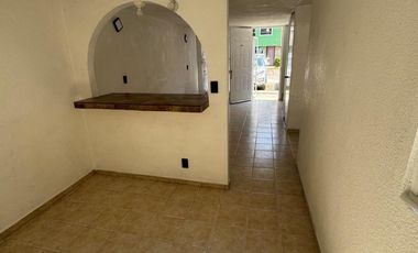 SE RENTA CASA EN SAN LORENZO TEPALTITLAN