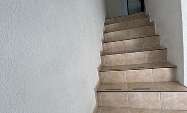 SE RENTA CASA EN SAN LORENZO TEPALTITLAN