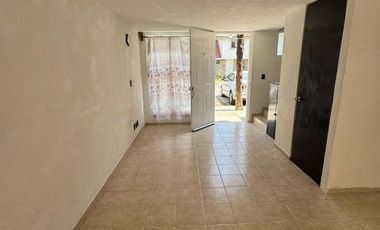 SE RENTA CASA EN SAN LORENZO TEPALTITLAN