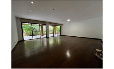 Amplia Residencia en Clayton Cerca de Ciudad del Saber y Colegios Internacionales