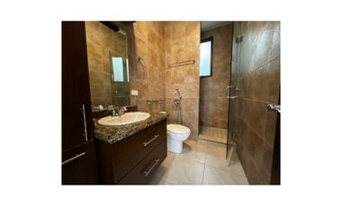 Amplia Residencia en Clayton Cerca de Ciudad del Saber y Colegios Internacionales