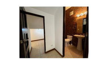 Amplia Residencia en Clayton Cerca de Ciudad del Saber y Colegios Internacionales