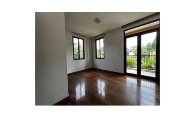 Amplia Residencia en Clayton Cerca de Ciudad del Saber y Colegios Internacionales