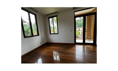 Amplia Residencia en Clayton Cerca de Ciudad del Saber y Colegios Internacionales