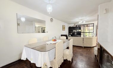 VENTA DE HERMOSA CASA FRENTE A UN PARQUE EN SURCO