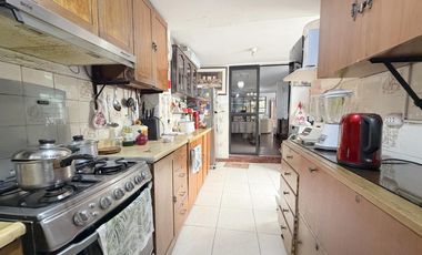 VENTA DE HERMOSA CASA FRENTE A UN PARQUE EN SURCO