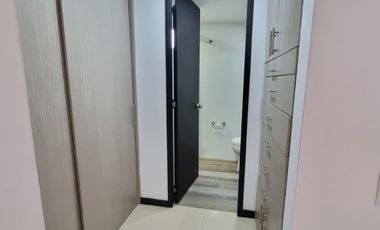 Apartamento remodelado de 98 m² con balcón