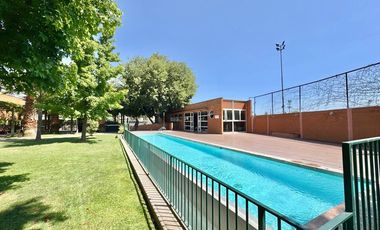 ARRIENDO Excelente DUPLEX Vitacura 4D 2E